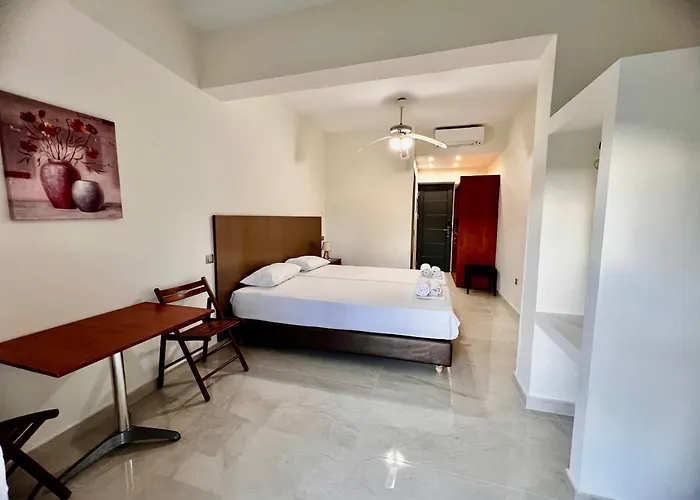 Andriotis Rooms & Houses