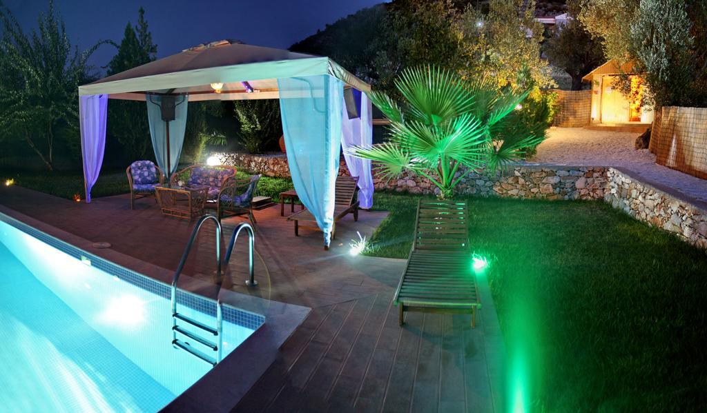 Andriotis Rooms & Houses *